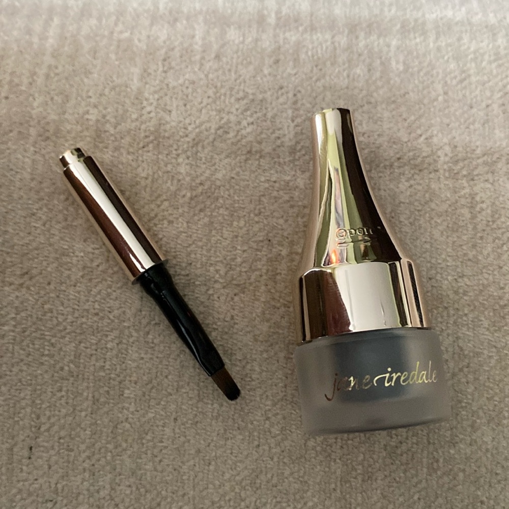 Jane Iredale Mystikol® Powdered Eyeliner • Color “Smoky Quartz”